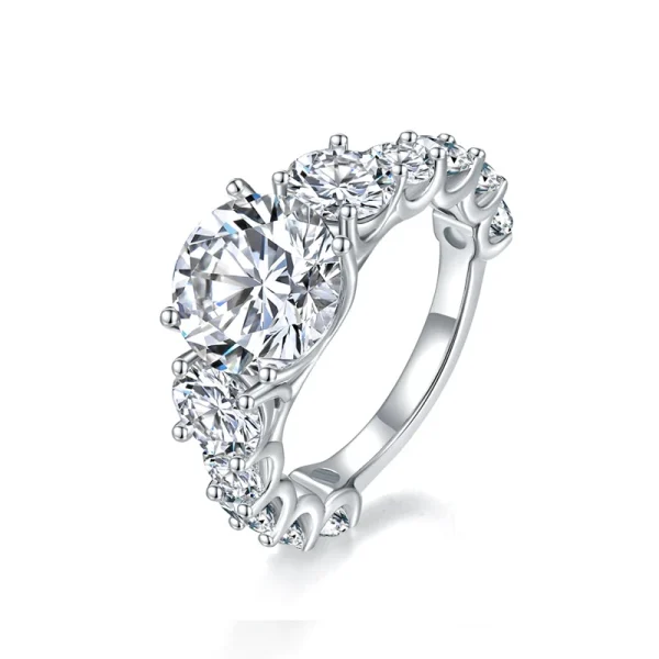 Moissanite 8.0carat Three Stone Round Diamond Ring Moissanite 8.0carat Three Stone Round Diamond Ring