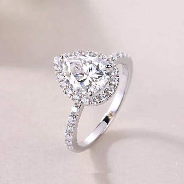 Moissanite 1.5carat Pear Halo Diamond Ring Moissanite 1.5carat Pear Halo Diamond Ring