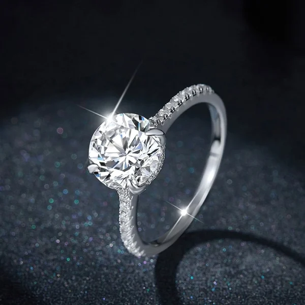 Moissanite Vintage 1.0carat 4-Prong Round Diamond Ring Moissanite Vintage 1.0carat 4-Prong Round Diamond Ring