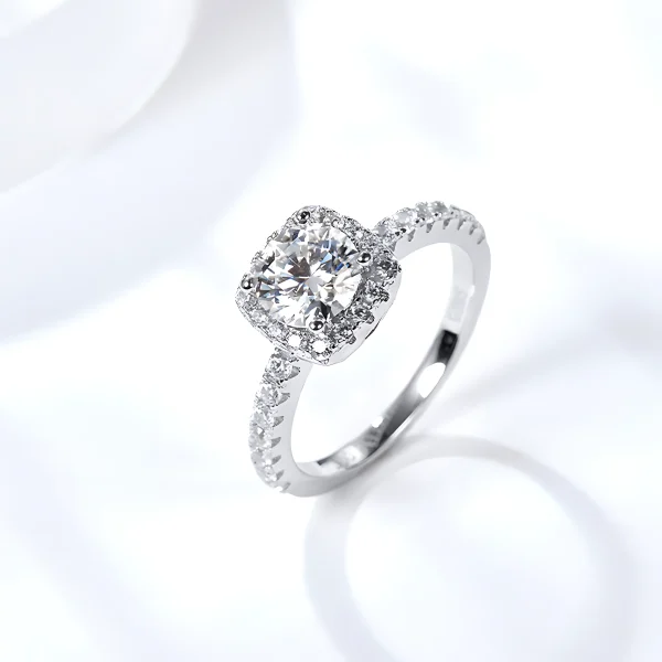 Moissanite Vintage 3.0carat Halo Round Diamond Ring Moissanite Vintage 3.0carat Halo Round Diamond Ring