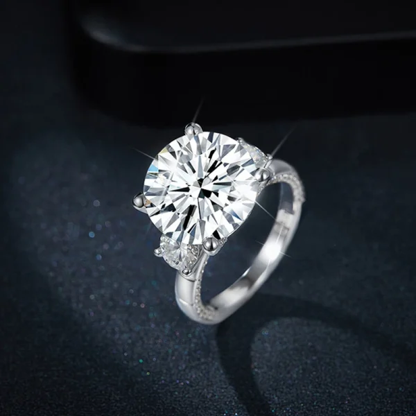 Moissanite 8.0carat Round Diamond Ring Moissanite 8.0carat Round Diamond Ring